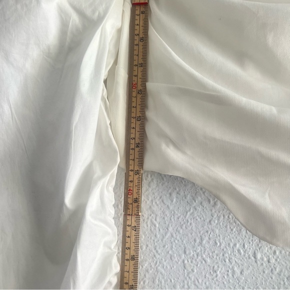 h:ours Revolve Mona Long Sleeve Cropped in White Size M - Picture 3 of 11